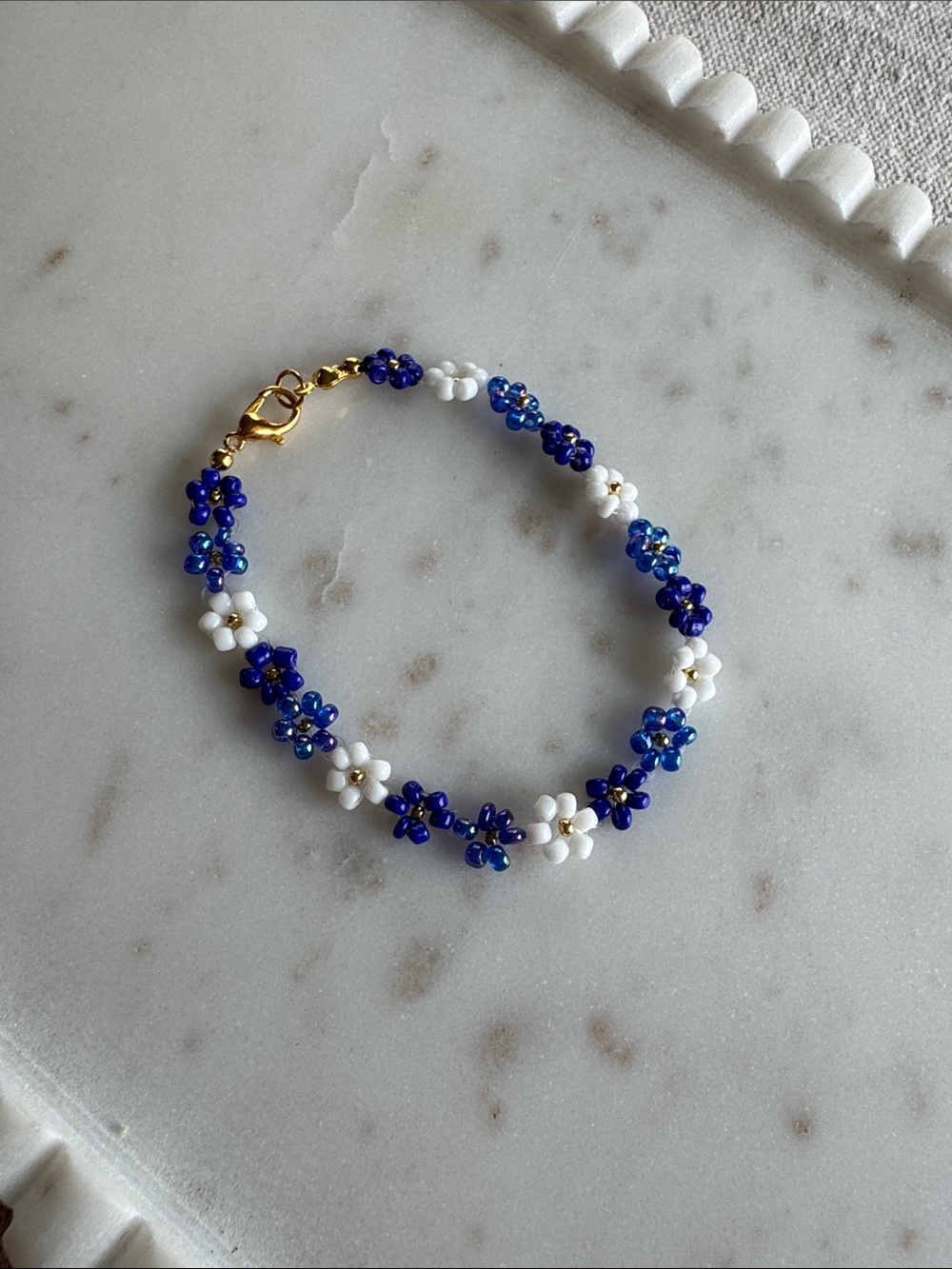 Handmade Blue and White Daisy Beaded Bracelet